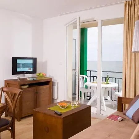 Comfortably Furnished With A Balcony Or Terrace Apartament *