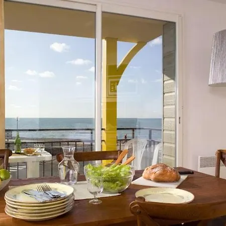 Comfortably Furnished With A Balcony Or Terrace Cayeux-sur-Mer